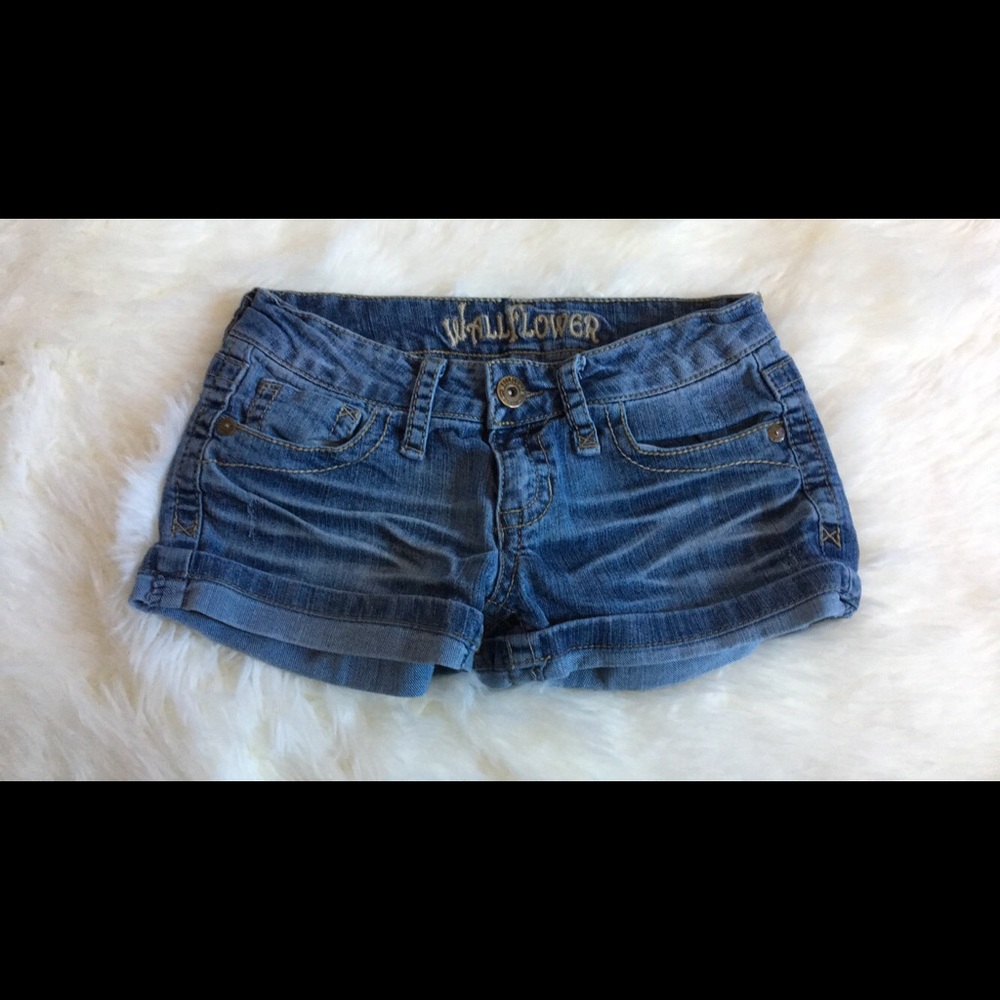 💥SOLD💥 Wallflower Shorts